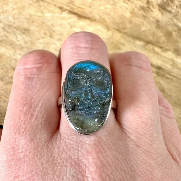 Blue Flash Labradorite Skull Ring - Adjustable Sterling Silver Band - Picture 7 of 7